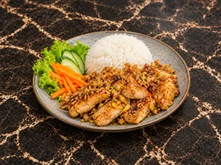 KI-generiertes Beispielbild: LEMONGRASS CHICKEN