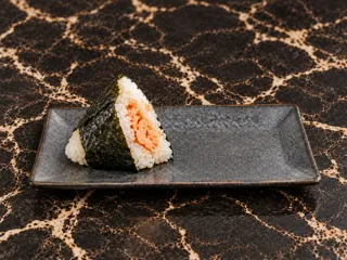 KI-generiertes Beispielbild: Lachs Onigiri