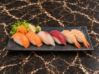 KI-generiertes Beispielbild: Sushi Set Klein (6 Stk.)
