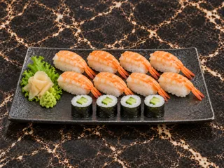KI-generiertes Beispielbild: Ebi Sushi Set (12 Stk.)