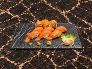 Salmon Sushi Set (10 Stk.)