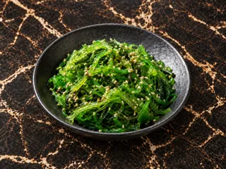 KI-generiertes Beispielbild: Algensalat